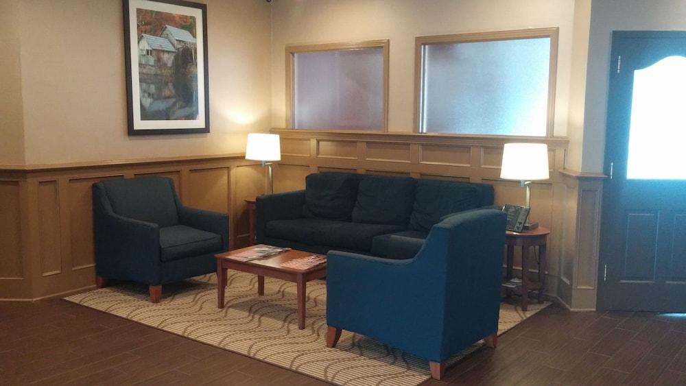 Comfort Inn & Suites Raphine - Lexington Near I-81 And I-64 Bagian luar foto