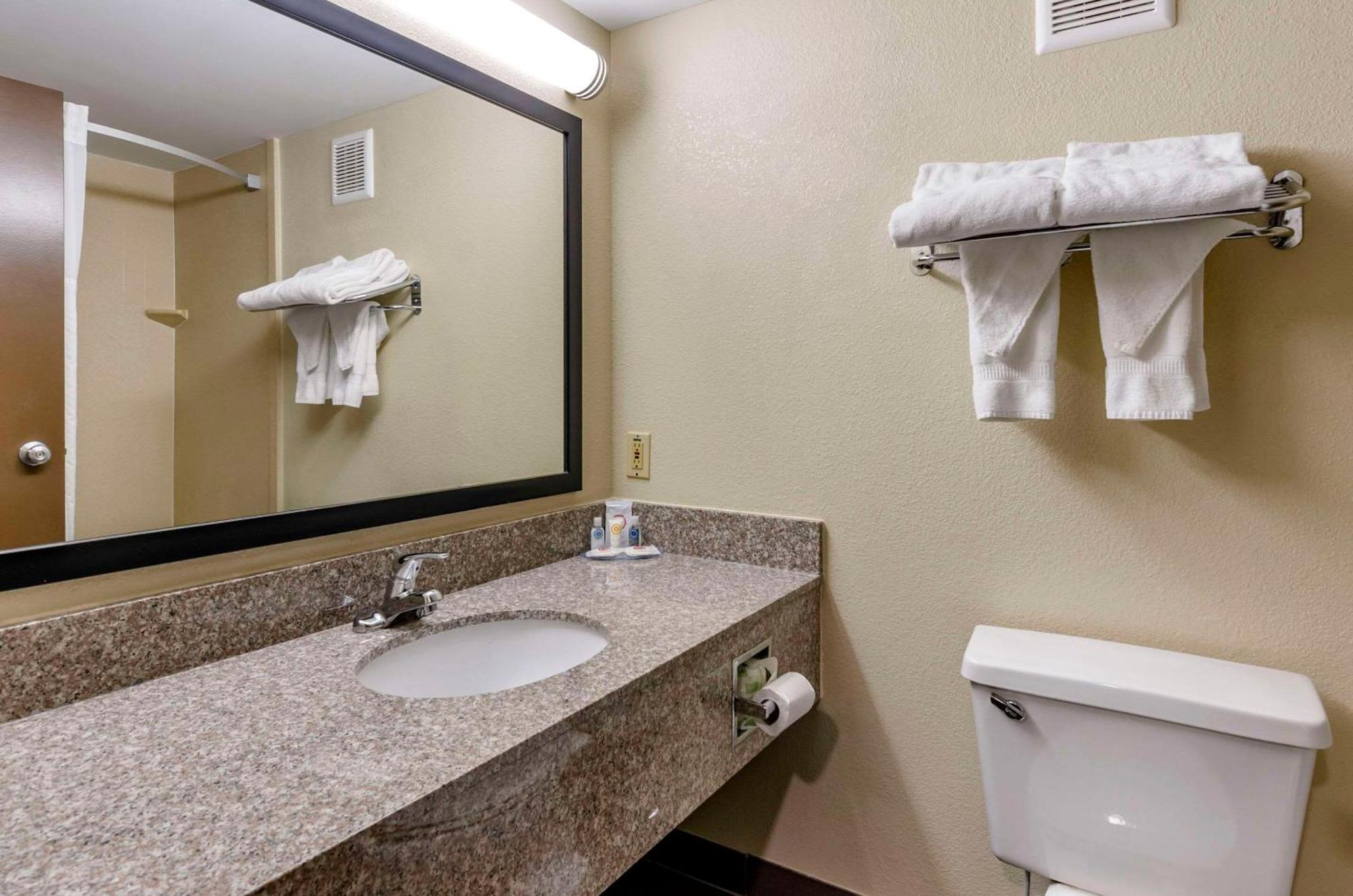 Comfort Inn & Suites Raphine - Lexington Near I-81 And I-64 Bagian luar foto