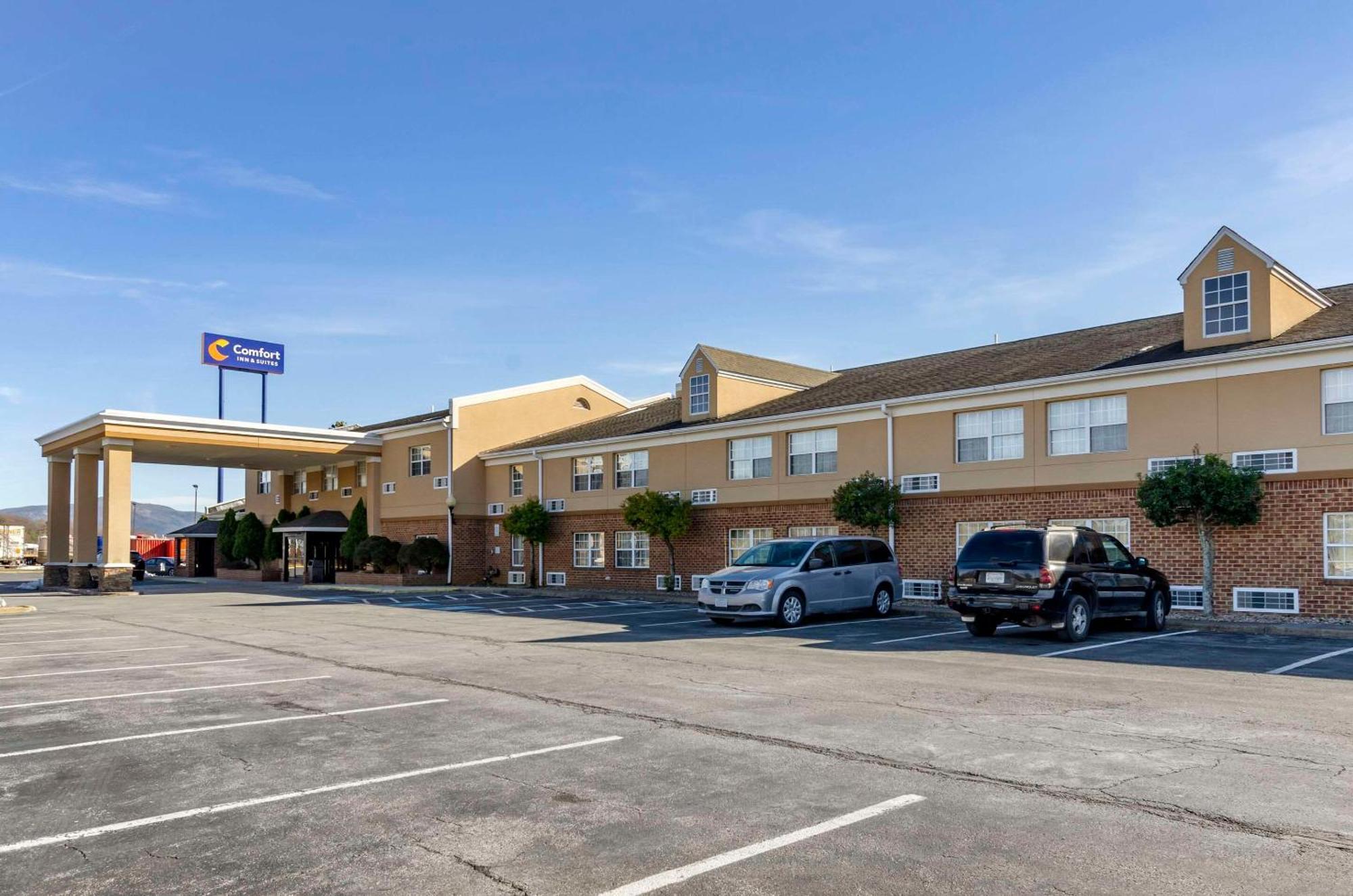 Comfort Inn & Suites Raphine - Lexington Near I-81 And I-64 Bagian luar foto