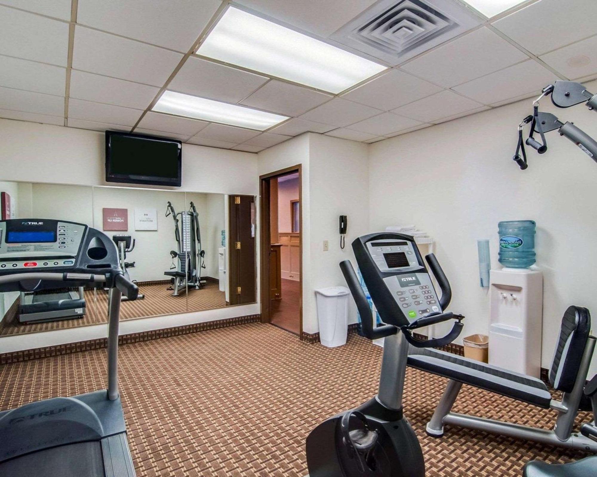 Comfort Inn & Suites Raphine - Lexington Near I-81 And I-64 Bagian luar foto