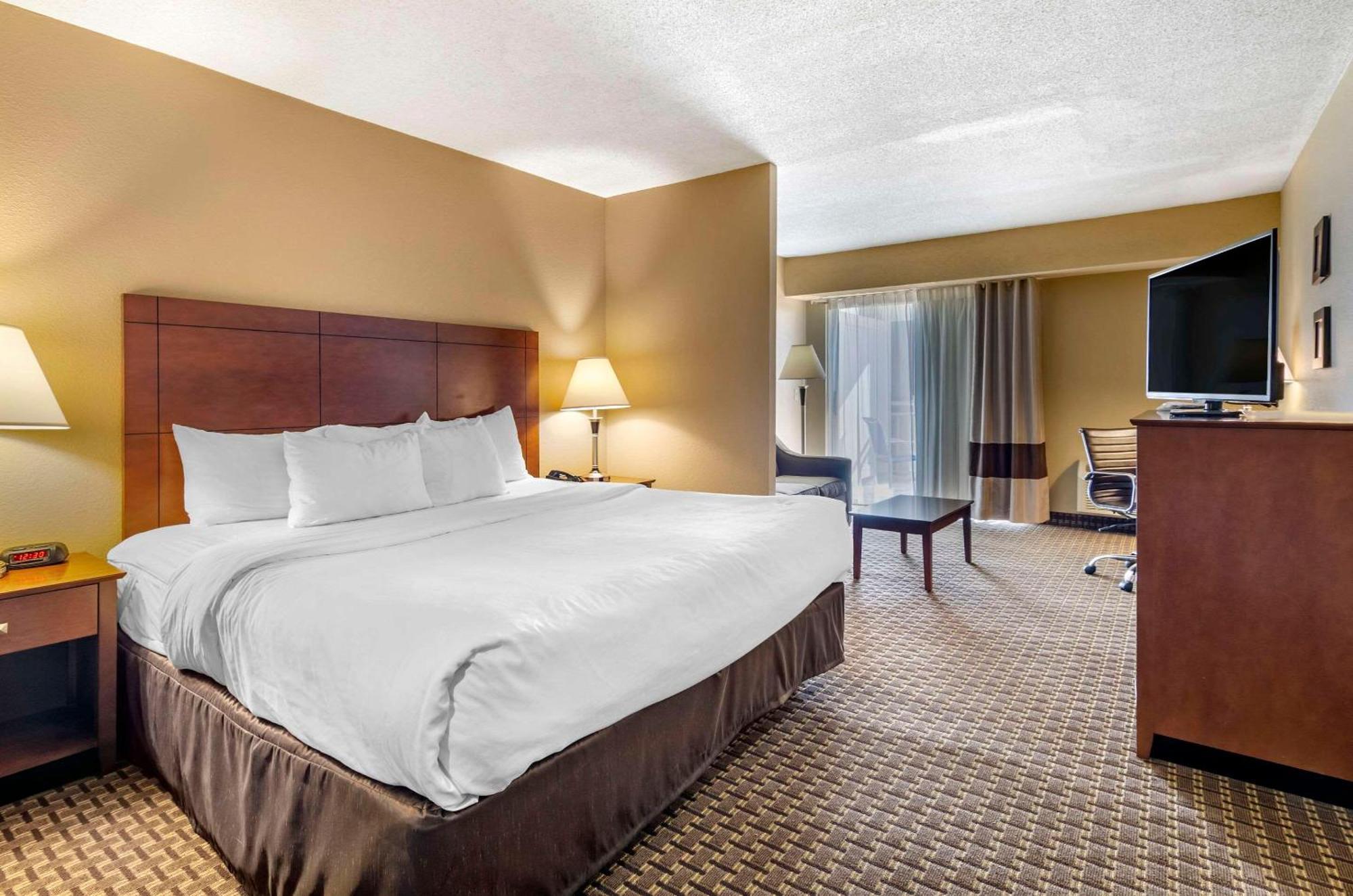 Comfort Inn & Suites Raphine - Lexington Near I-81 And I-64 Bagian luar foto