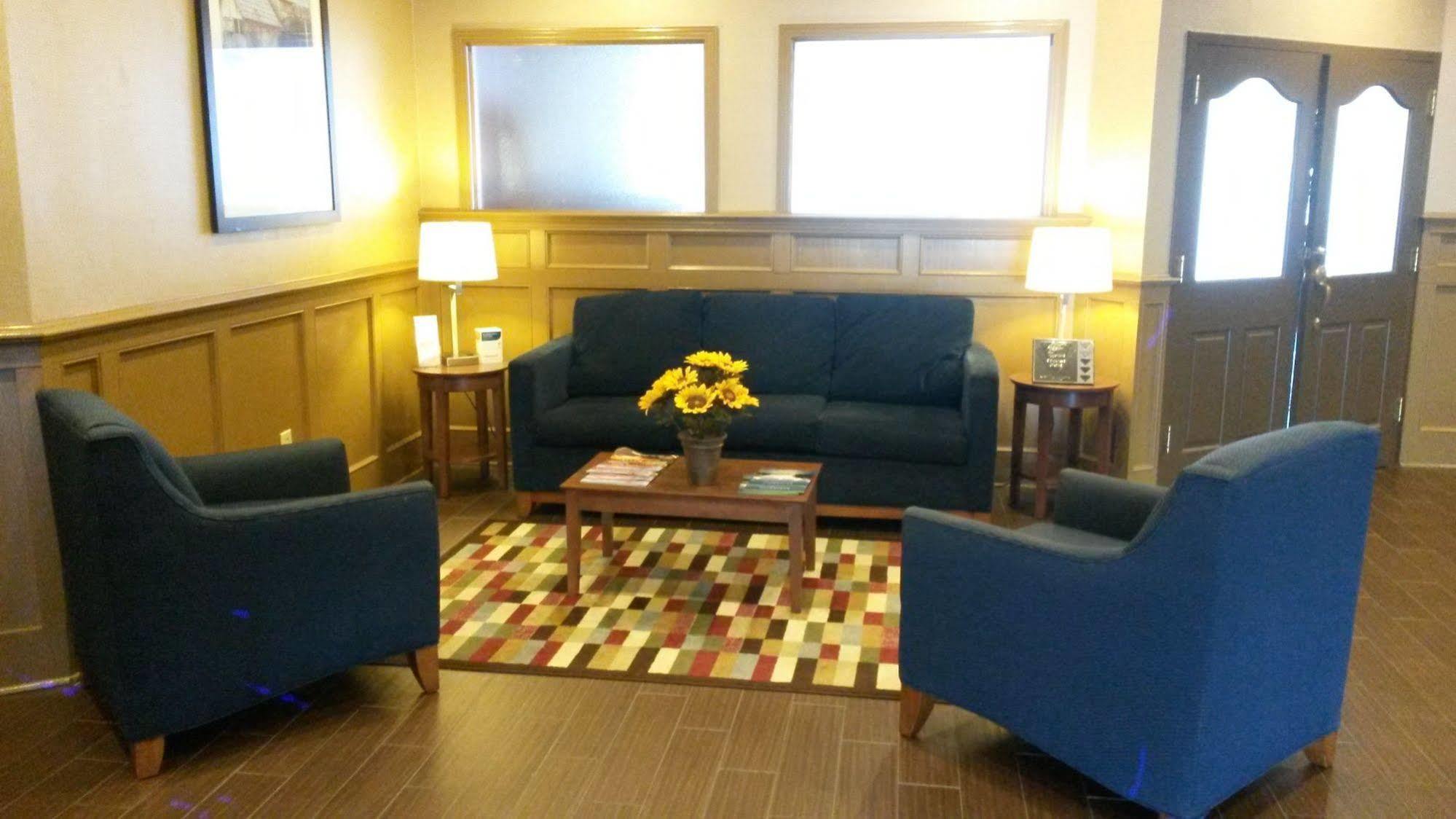 Comfort Inn & Suites Raphine - Lexington Near I-81 And I-64 Bagian luar foto