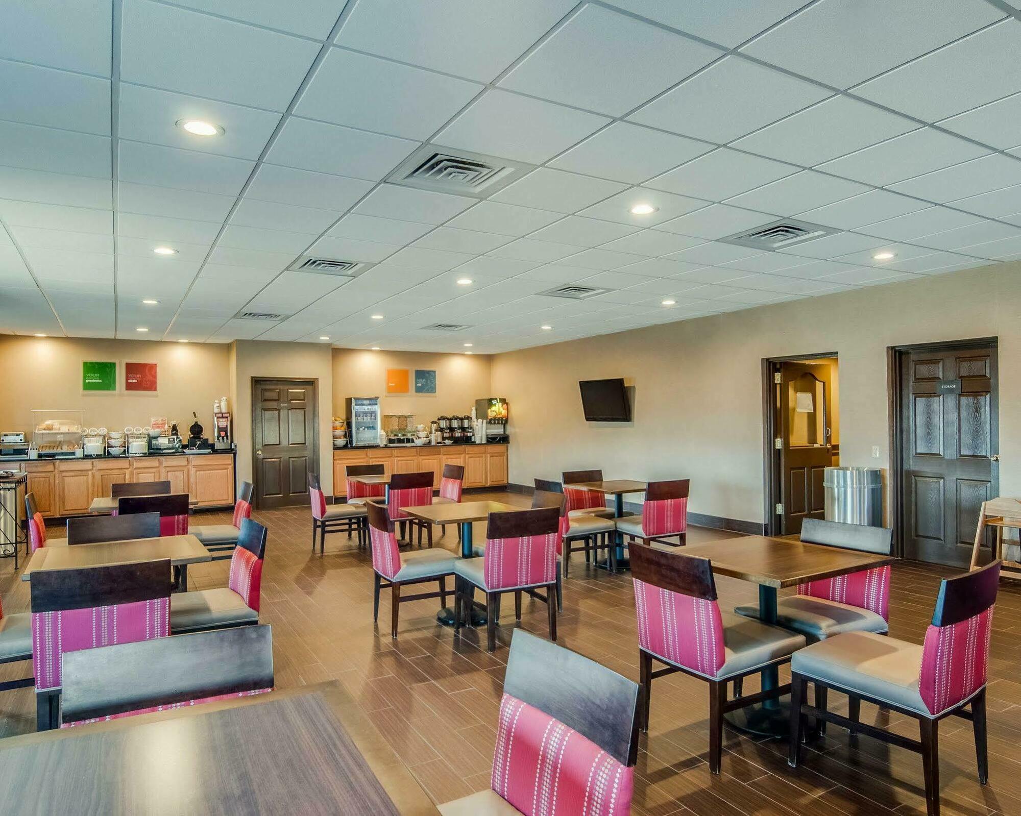 Comfort Inn & Suites Raphine - Lexington Near I-81 And I-64 Bagian luar foto